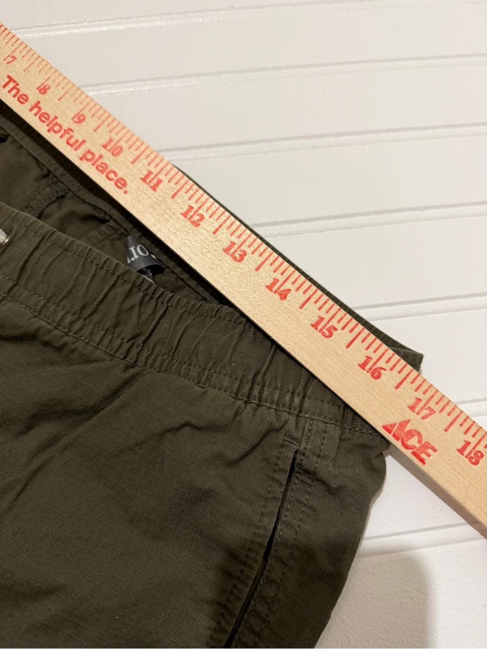 Vuori Olive Green Drawstring Joggers